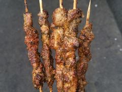 -劳动公园新疆人烤腰子
