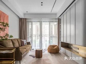 本案是一套面积为102平米的三居室,整体设计以简约实