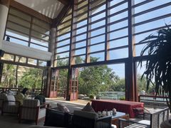 -亚龙湾喜来登·美景台大堂吧