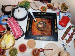 -老牌坊云南鱼豆花火锅(哈西万达店)
