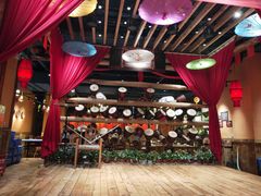 -老滇山寨•云南特色菜•地方菜•民族风情歌舞表演(金碧店)