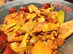 -风光老灶麻辣香锅(大成路翠微百货店)
