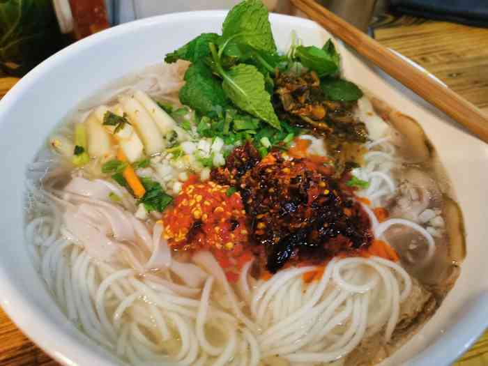 个旧团山带皮小黄牛米线