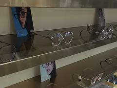 -视野联行眼镜•蔡司•依视路(温江店)