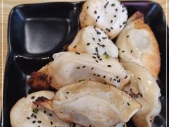 -香山胡记吴江路生煎(灵山路店)