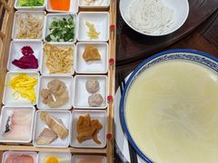 举人过桥米线-香麒园·过桥米线·南湖雅宴