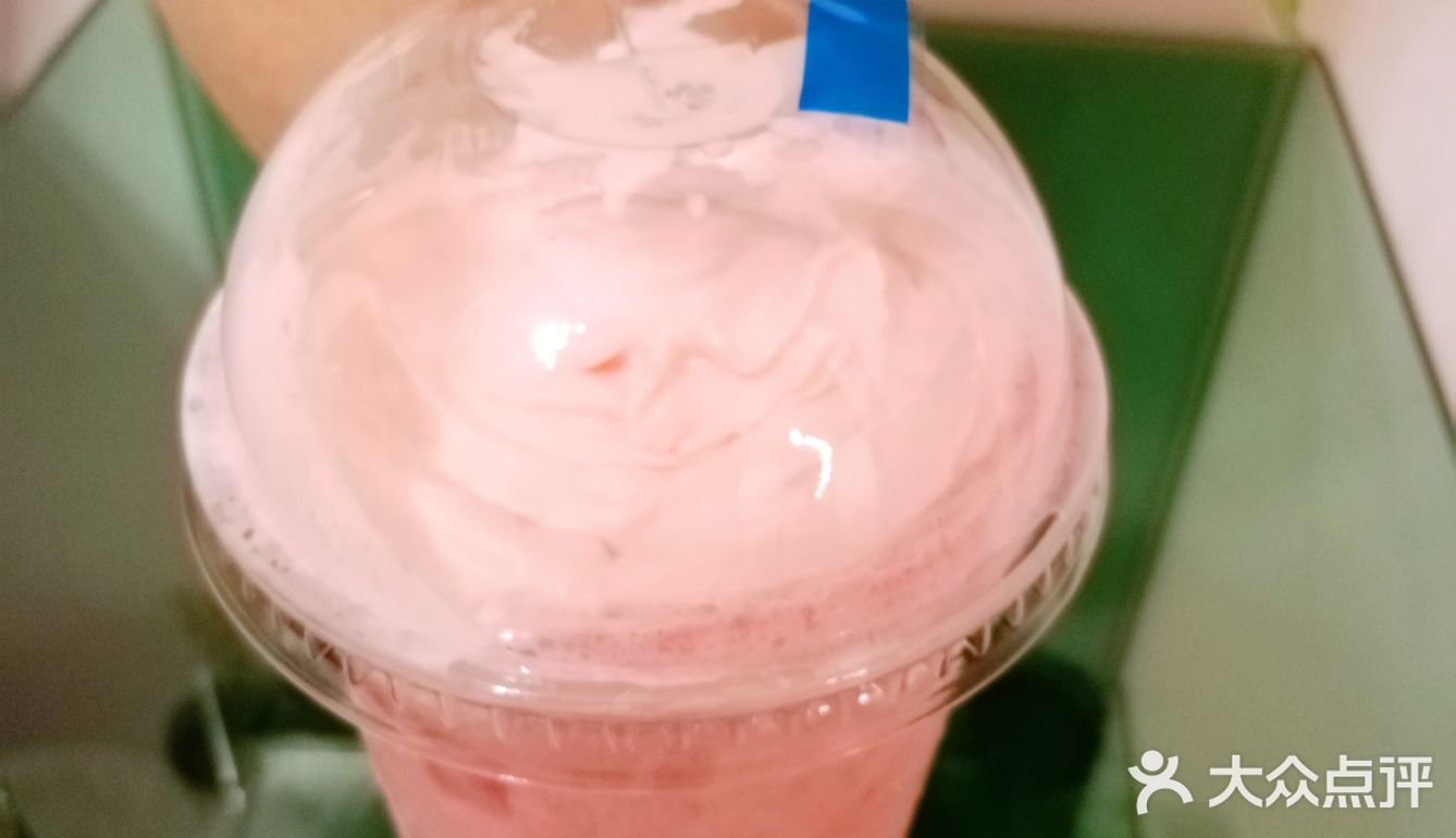 爱上了瑞幸带来的粉色樱花莓莓酸奶