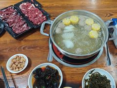 玉米萝卜牛骨汤锅-顺记牛肉店