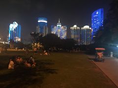 -万绿园