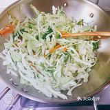 记忆中超级下饭的包菜炒肉丝呀