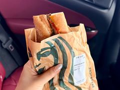 -星巴克(上海虹桥新天地二店)