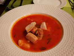 鹰嘴豆和青口贝汤-香格里拉鱼跃地中海西餐厅·牛排披萨