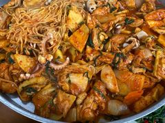 -亲昵春川鸡排(韩国美食街店)