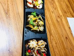 -东来菜馆•手抓海鲜家常菜•海鲜锅贴(鸽子窝店)