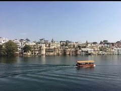 -Lake Shore Hotel & Restaurant