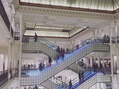 -乐蓬马歇百货公司(Rive Gauche)