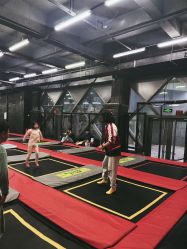 -零重力蹦床空间·滑梯·海洋球·团建(奥特莱斯店)