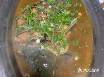 烤鱼可能是天凉,凉了感觉一般,反倒是炖鱼真的好好吃呀!