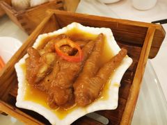 鲍汁蒸风爪-颐东国宴大酒店