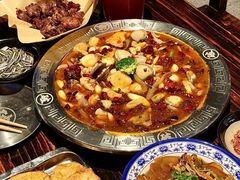 肥蛤杂贝拼盘锅-破店肥哈·海鲜·烧烤(郑州银泰inPARK店)