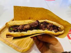 肥瘦相间驴肉火烧-驴公驴婆(曹杨店)