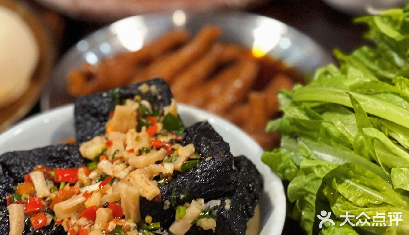 怨种闺蜜被我叫来吃榴莲鸡煲🐔被香迷糊了