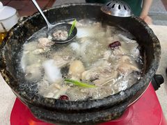 -墨脱石锅椰子鸡•香草鸭•东山羊(大东海店)