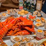 成都海鲜天花板🦐怎么会拒绝一整只麻辣大波龙呢
