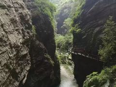 -龙水峡地缝景区