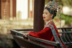 -乐派诗婚纱摄影