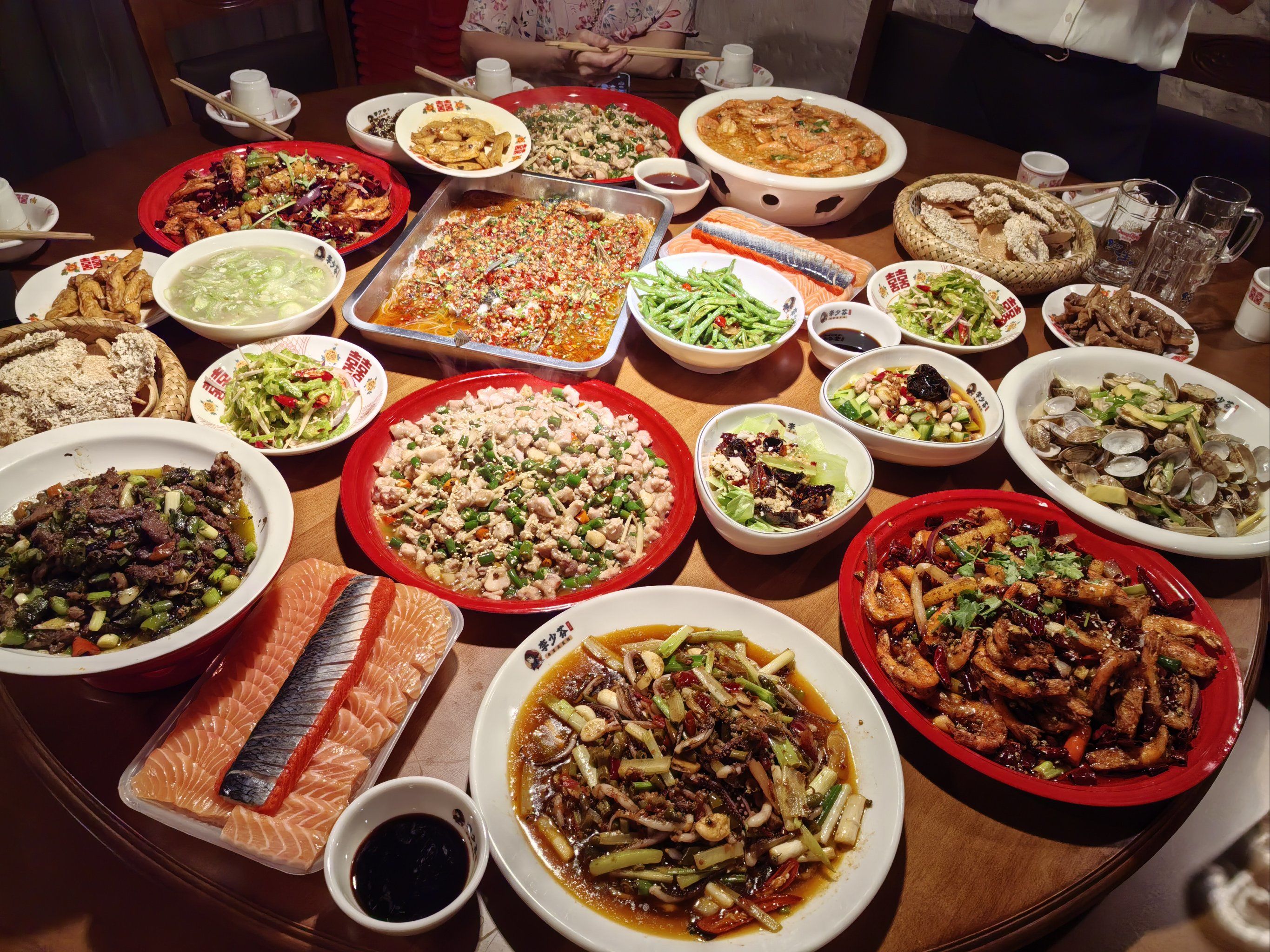 满桌川菜大满足来咯