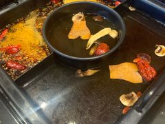 -老牌坊云南鱼豆花火锅(哈西万达店)
