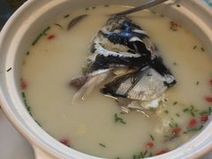 一鱼两锅-万佛湖许老大铁锅鱼(黑金冠店)