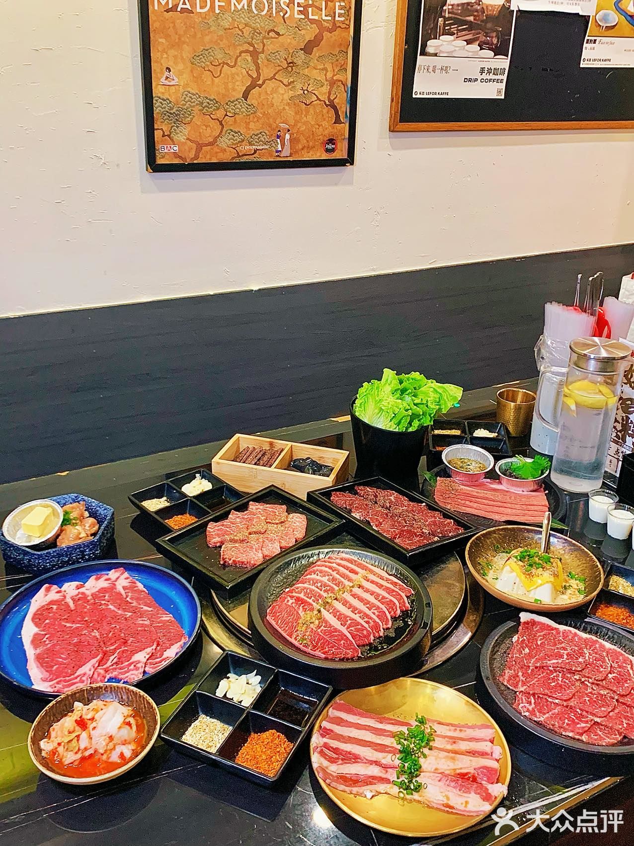 今天npy神神秘秘带我来了公厕旁边吃烤肉……