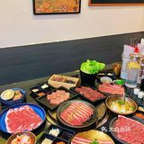 今天npy神神秘秘带我来了公厕旁边吃烤肉……