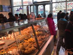 面包甜点陈列柜-巴黎贝甜(五道口店)