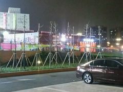 -家乐福南翔店停车场