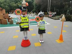 -上海青草地幼儿园