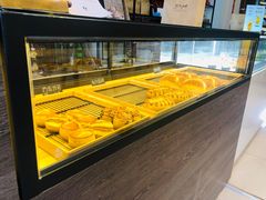 面包甜点陈列柜-熊叔熊婶面包房(团结湖店)