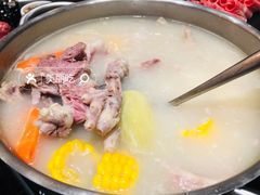 澳门鸡脚猪骨煲-官也街澳门火锅(新源里店)