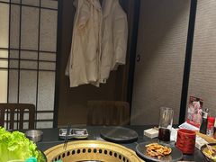 -山川小町·极番烧肉(新地假日广场店)