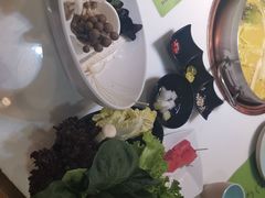 -洪氏嗨捞·猪肚鸡火锅(阳光天地店)