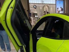 -小鹏汽车(北京龙湖长楹天街销售中心)