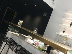 -UNI UNI(环亚凯瑟琳店)