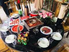 -二荆条·蜀鲜汇城市森林火锅