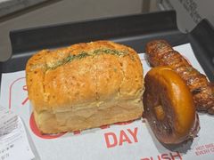 -HOT CRUSH趁热集合·现烤面包(环球港店)