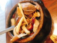 牛尾鲜菌汤-本味焖罐源(天泽街店)