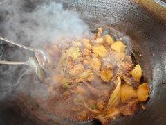 -三江鱼东北特色铁锅炖(骆驼店)