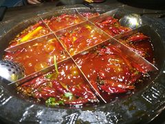-红九格老火锅(三峡广场店)
