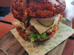 双蛋指椒牛肉汉堡-魏斯理汉堡(西安沣东吾悦店)